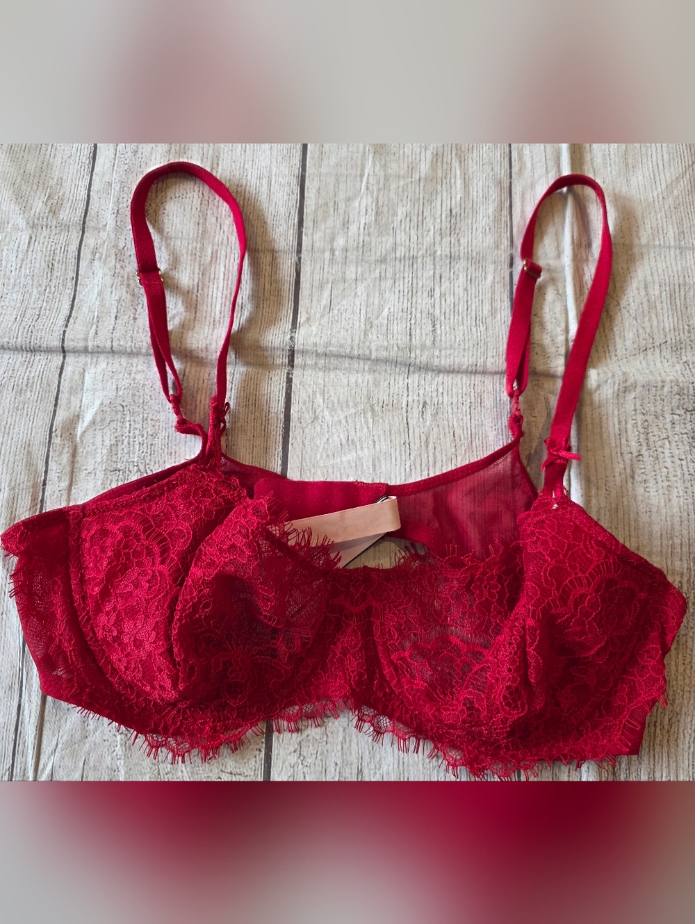 Victoria’s Secret Size 36B Dream Angels Push Up Without Padding Red Lace Sexy